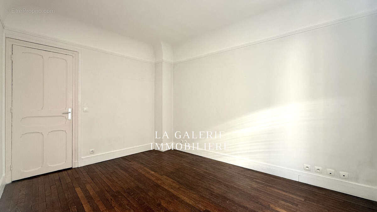 Cage d'escalier - Appartement à ASNIERES-SUR-SEINE