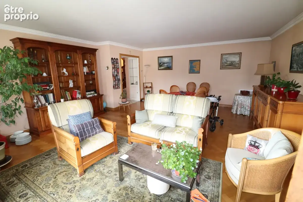 Appartement 5 pièces 115 m² à vendre à La Celle-Saint-Cloud (78170) - photo 3