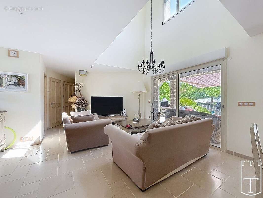 Élégante villa en pierre - photo 3