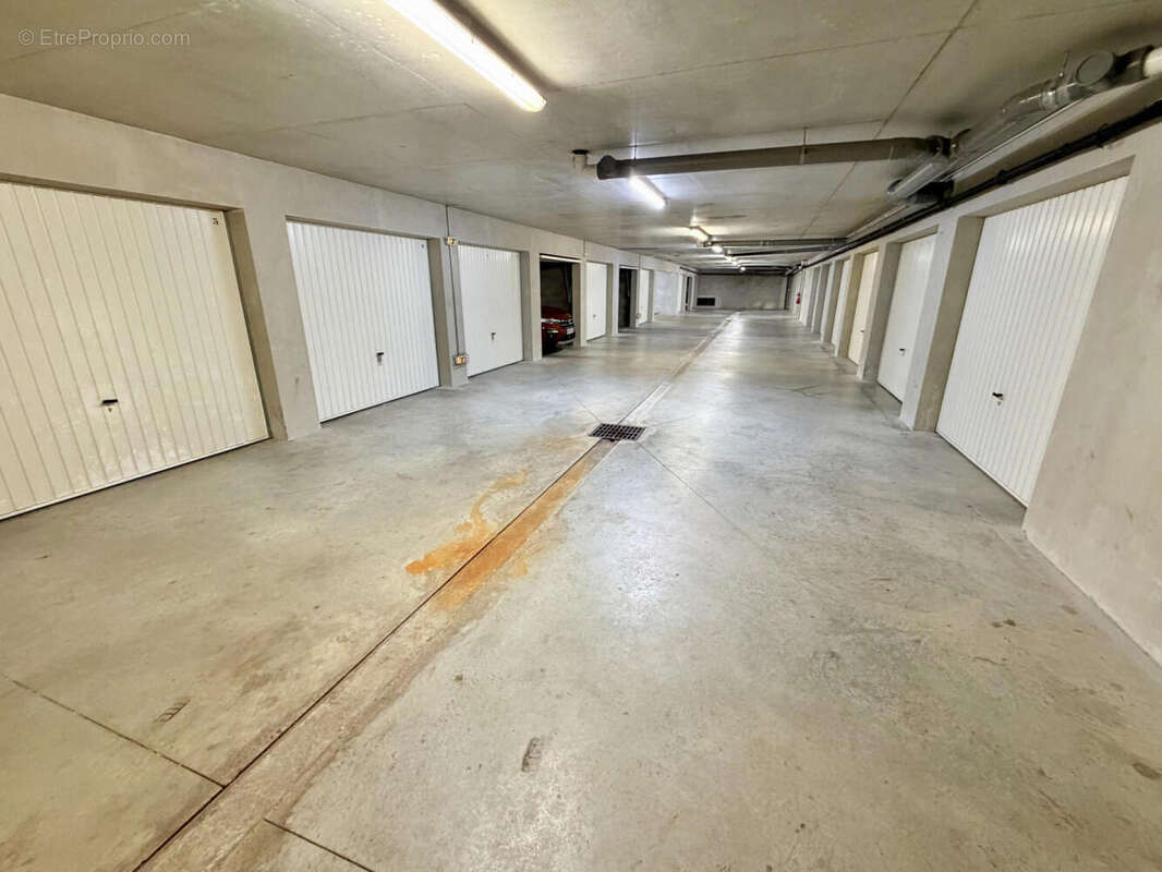 garage - Appartement à SAINT-JULIEN-EN-GENEVOIS