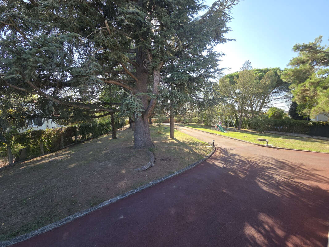 Maison à CASTELGINEST