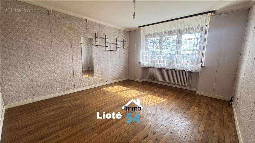 Maison à BREMONCOURT