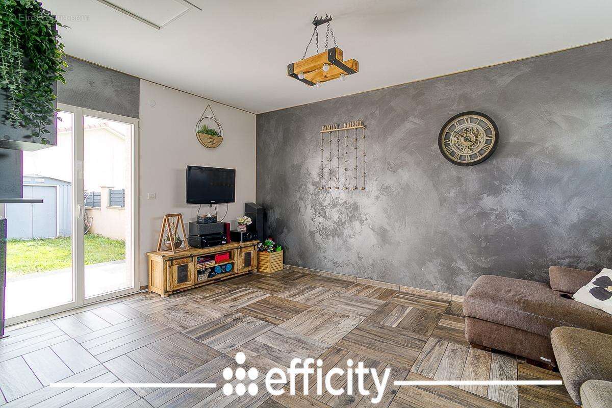 Maison à CHASSE-SUR-RHONE