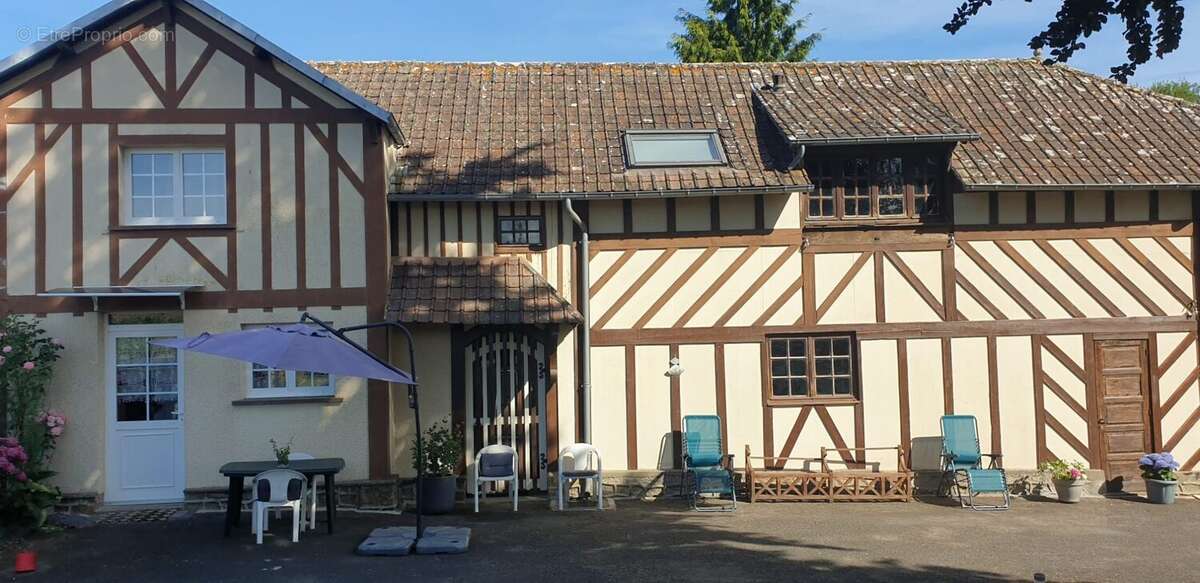 Maison 220 m² à La Carneille  - photo 3