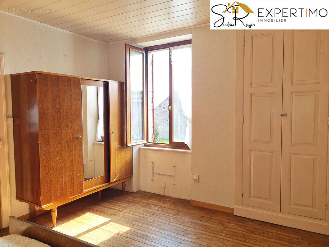 Maison à BUXIERES-SOUS-MONTAIGUT