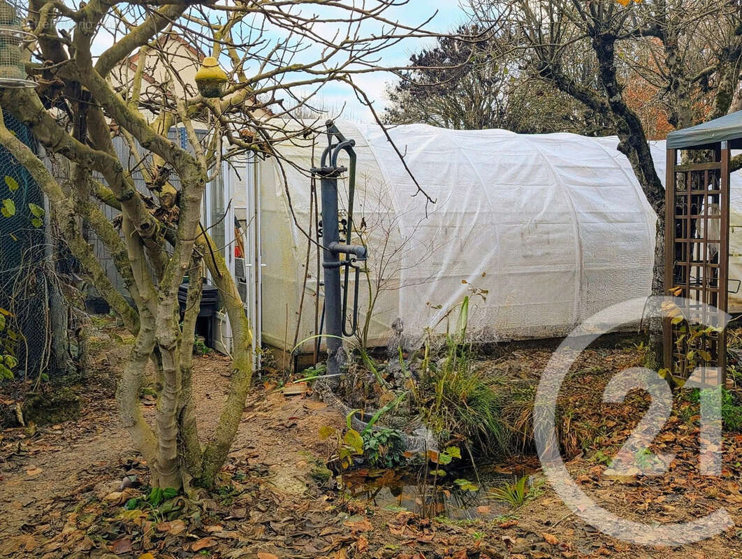 Maison à MONCETZ-LONGEVAS