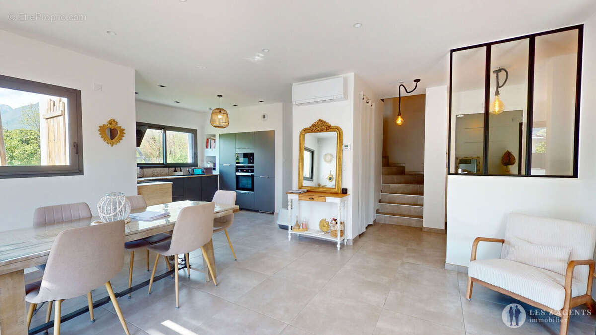 Maison récente 105m² au calme  sans vis-à-vis  terrain piscinable à Vif - photo 7
