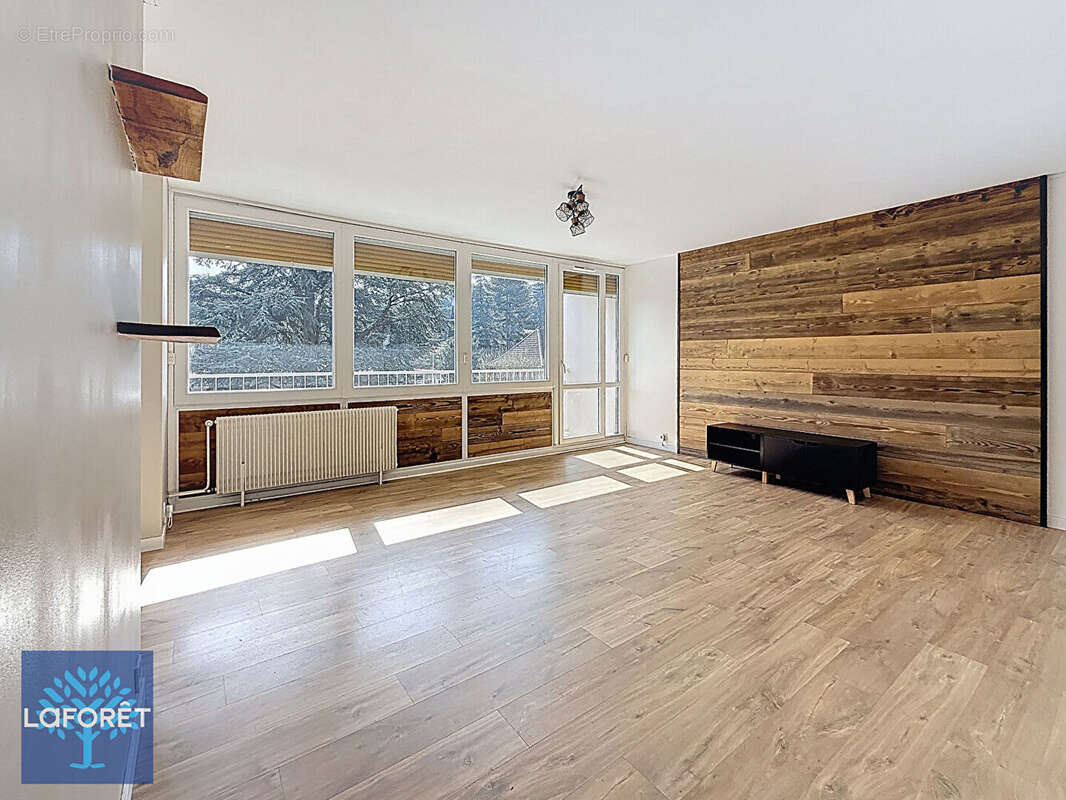 Appartement à OULLINS