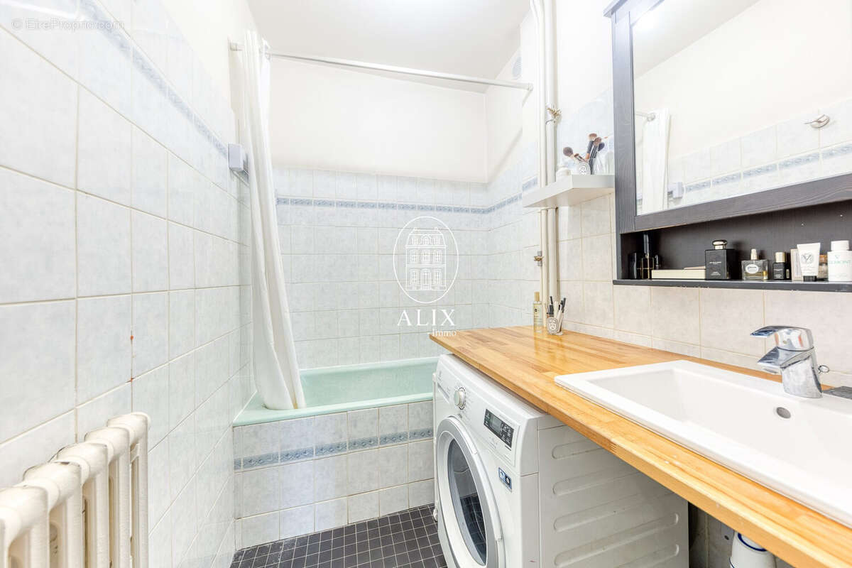 Appartement à MARNES-LA-COQUETTE