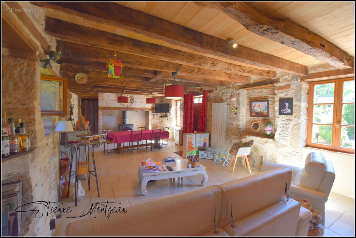 Maison à LAUZES
