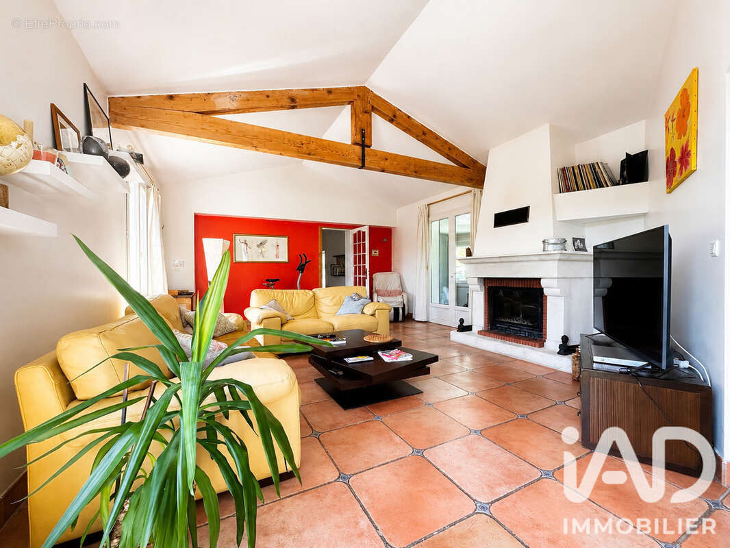 Maison 126 m² à Les Mees  - photo 4