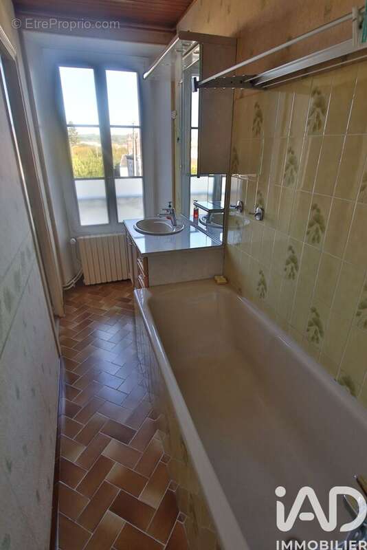 Photo 8 - Appartement à MONTEREAU-FAULT-YONNE