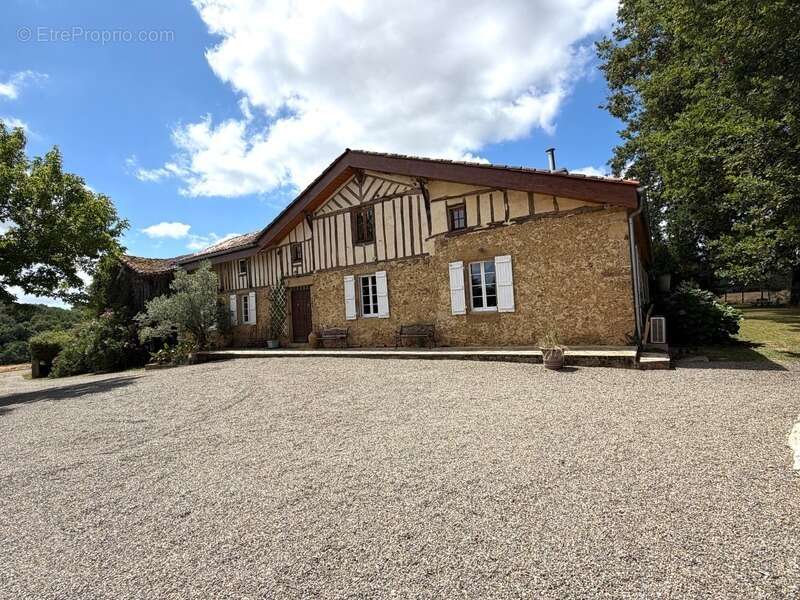Domaine plein de charme de 250M2 avec dépendances, gîtes dans un écrin de verdure Proche de MONT DE MARSAN au HOUGA - photo 12