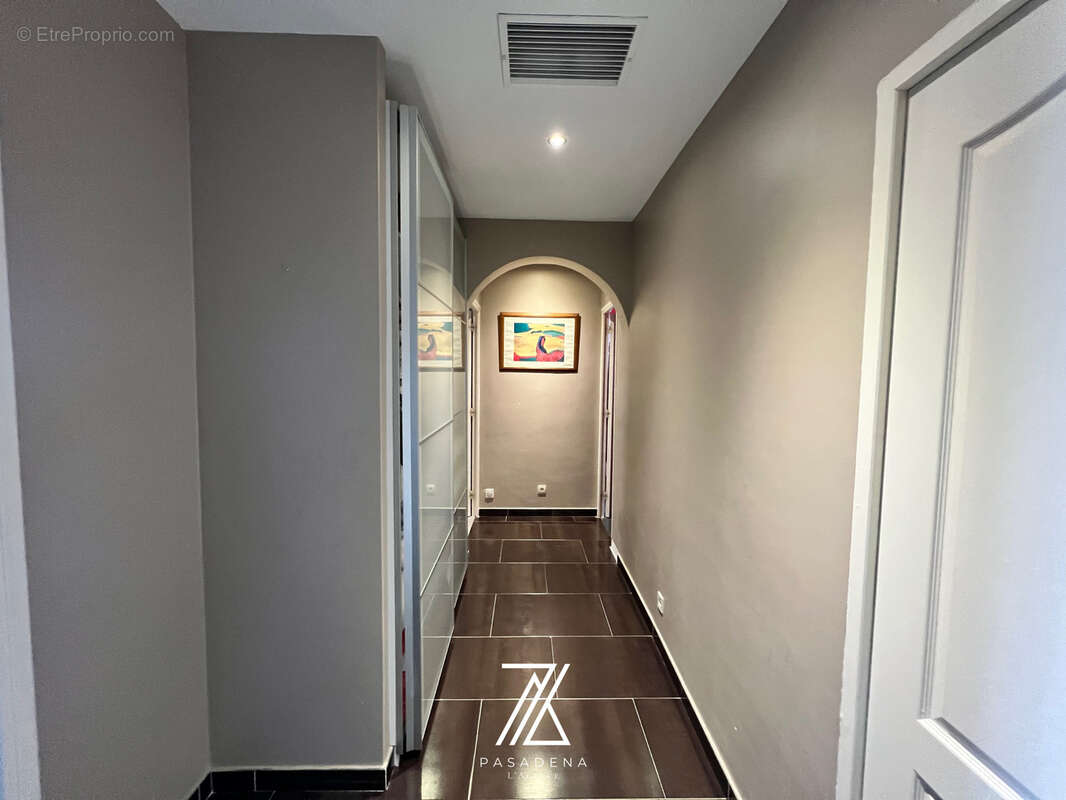 Vente Villa / Maison T5 Contemporaine avec Piscine et Triple Terrasse   Juvignac / Montpellier - photo 8