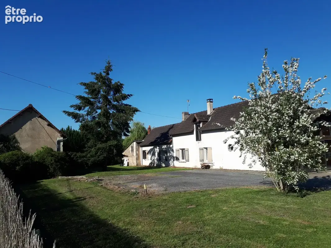 Maison 8 pièces 210 m² à vendre à Les Ormes (86220) - photo 2