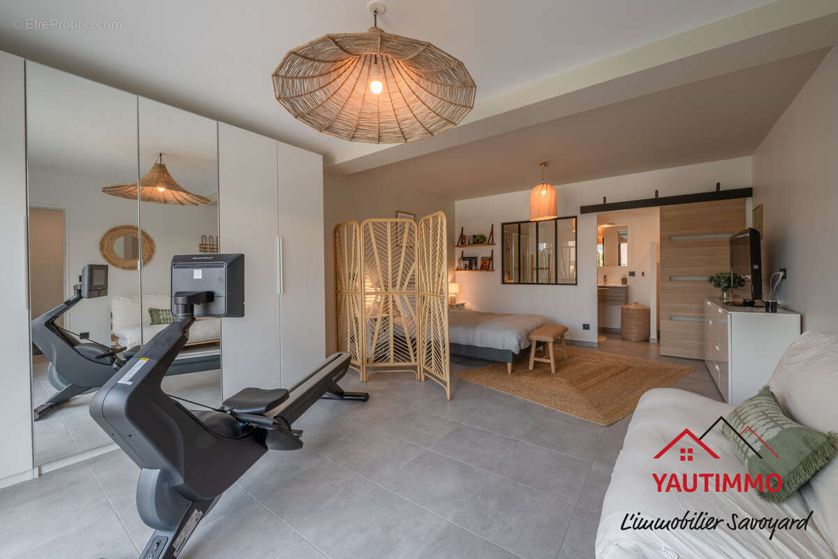 Maison à CRANVES-SALES