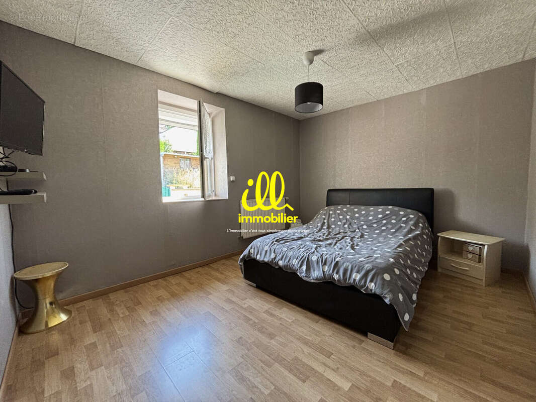 Maison 135 m² à Nouzonville  - photo 6