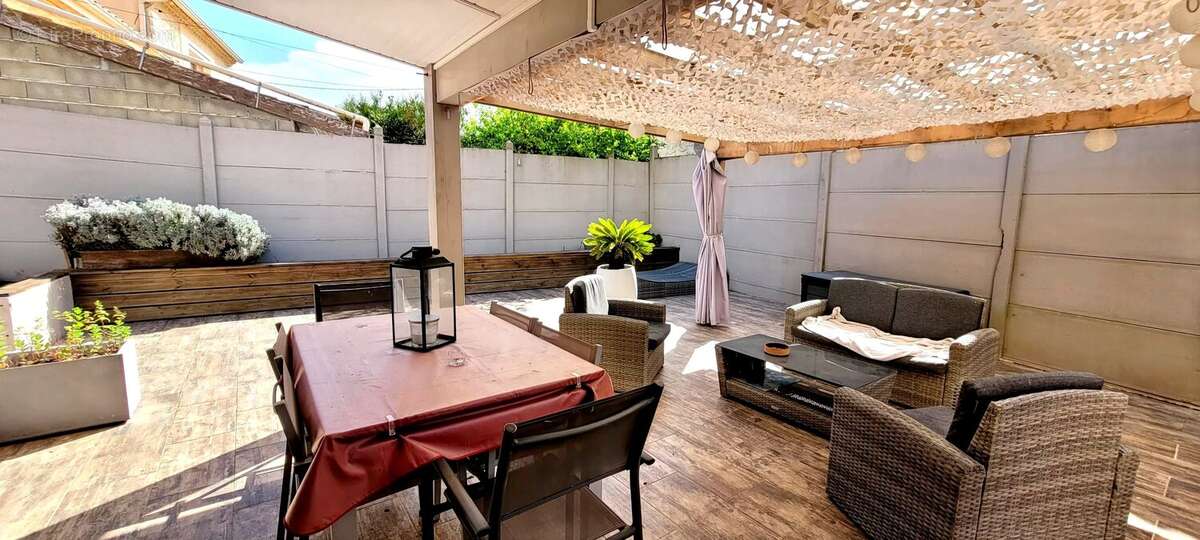 Maison à SAINT-MARTIN-LACAUSSADE