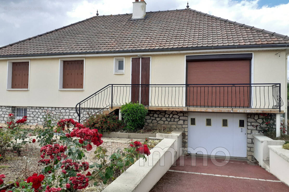 Maison à BEAUVILLIERS