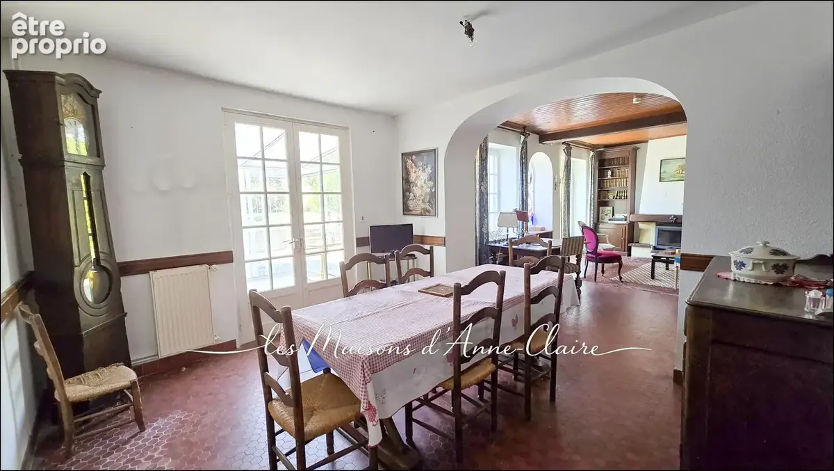 Maison de bourg des années 1900 au cœur de St-Père-en-Retz offrant charme de l’ancien (ravalement récent) sur - photo 9