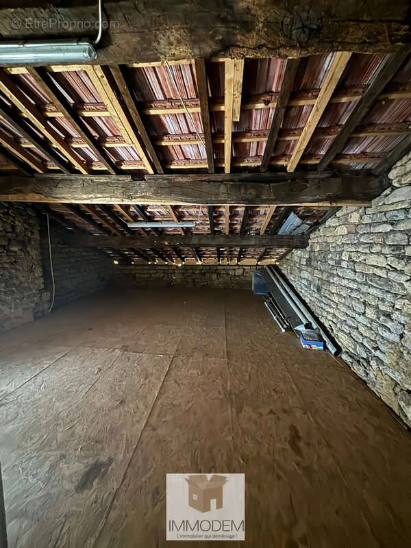 Maison entièrement rénovée avec dépendance et fort potentiel - photo 24