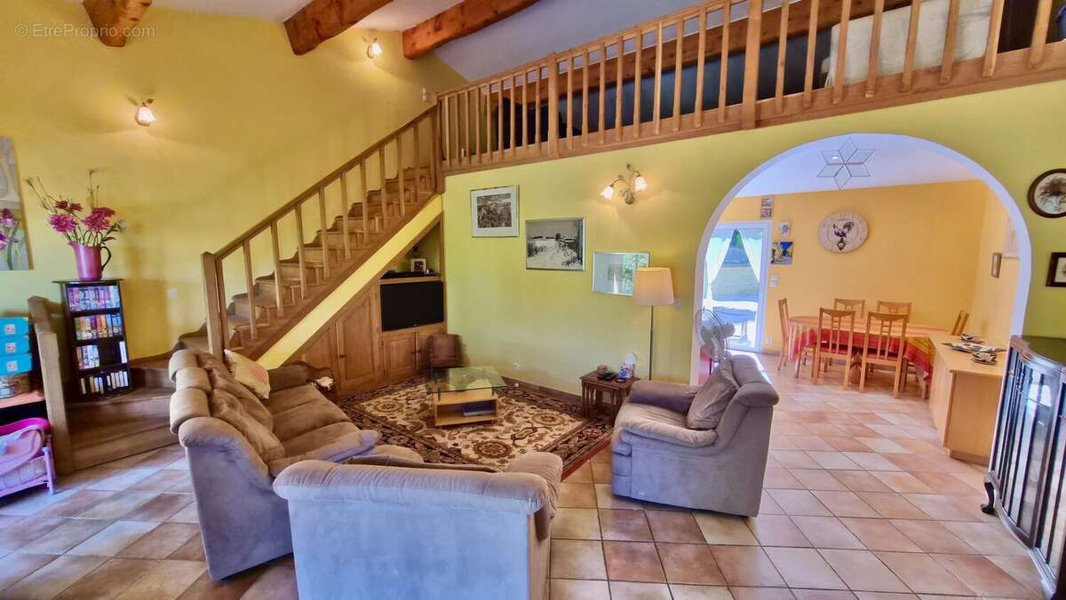 Maison lumineuse de 4 chambres avec grand jardin, piscine et vues dégagées près de Pézenas - photo 10