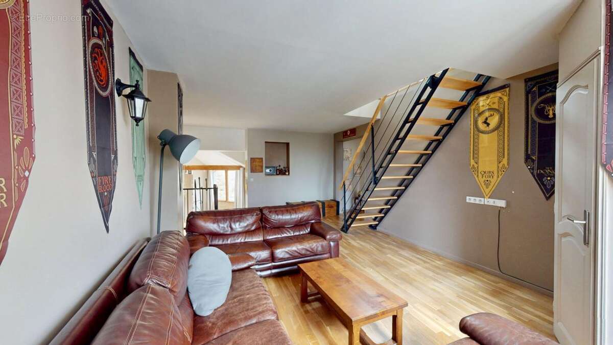Bâtisse atypique 190 m2 prix 280 000 - photo 8