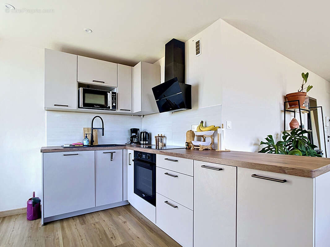 Vue PANORAMIQUE IMPRENABLE  : Appartement T3 à vendre au 12ème étage à Marseille - Quartier Michelet - photo 8