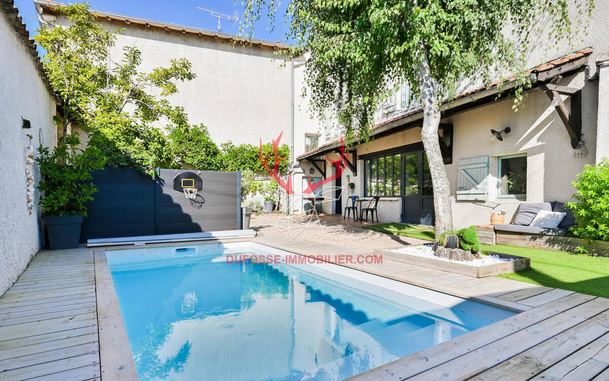 Maison à SAINT-GEORGES-DE-RENEINS