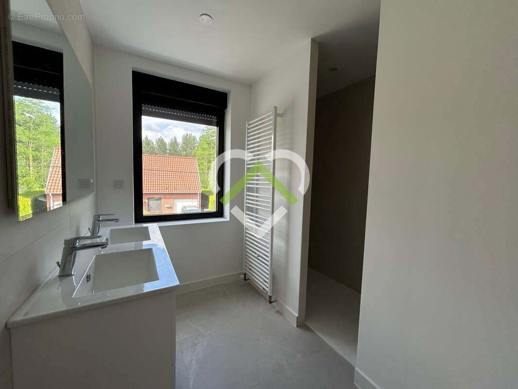 Superbe maison familiale entièrement rénovée au coeur du village prisé de VERLINGHEM - photo 11