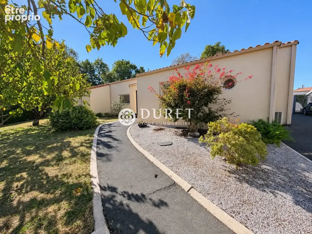 Maison 6 pièces 140 m² à vendre à L'herbergement (85260) - photo 3