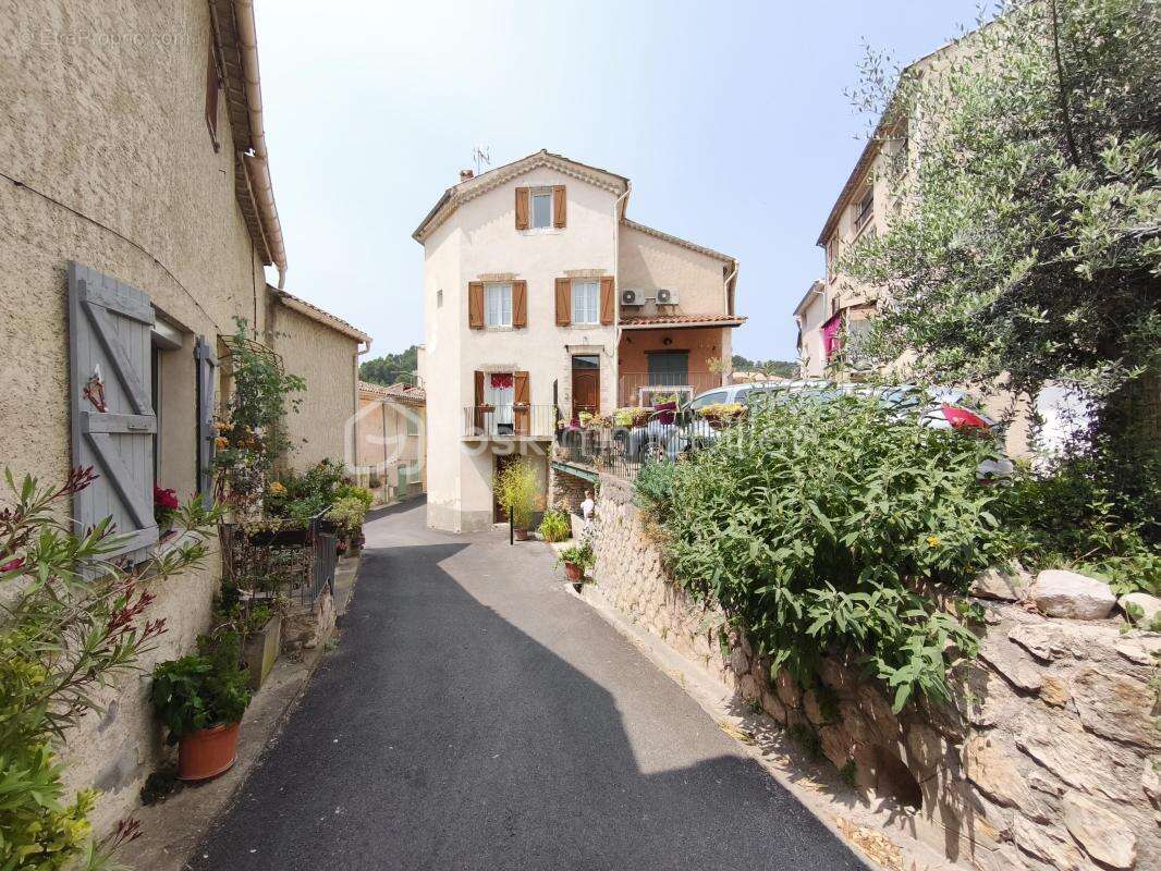 Maison à SAINTE-TULLE