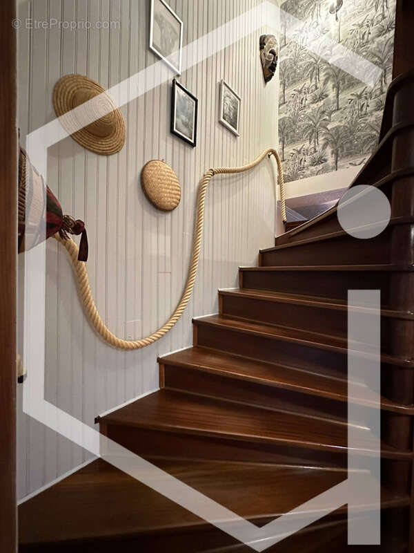 Maison à MAGNY-LES-HAMEAUX