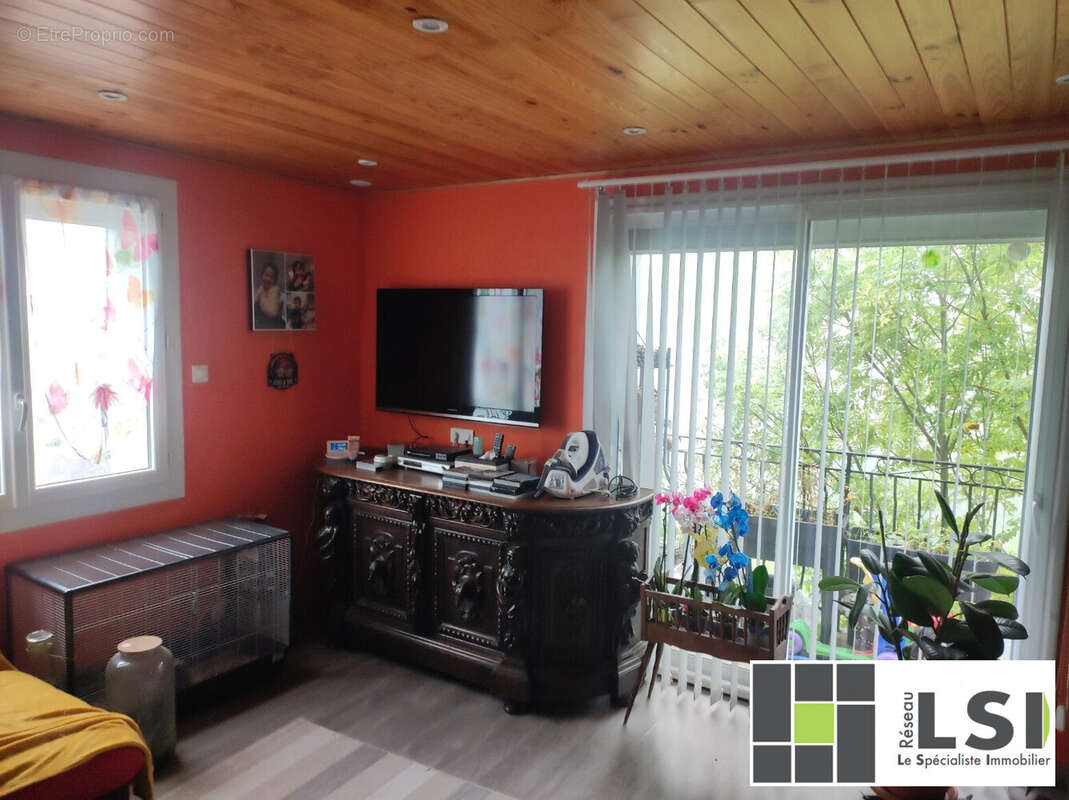 Maison à BELLEVUE-LA-MONTAGNE