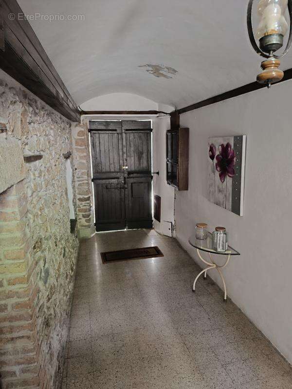 Appartement à ROBIAC-ROCHESSADOULE