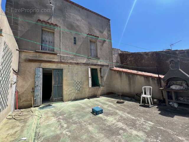 Maison à AZILLE