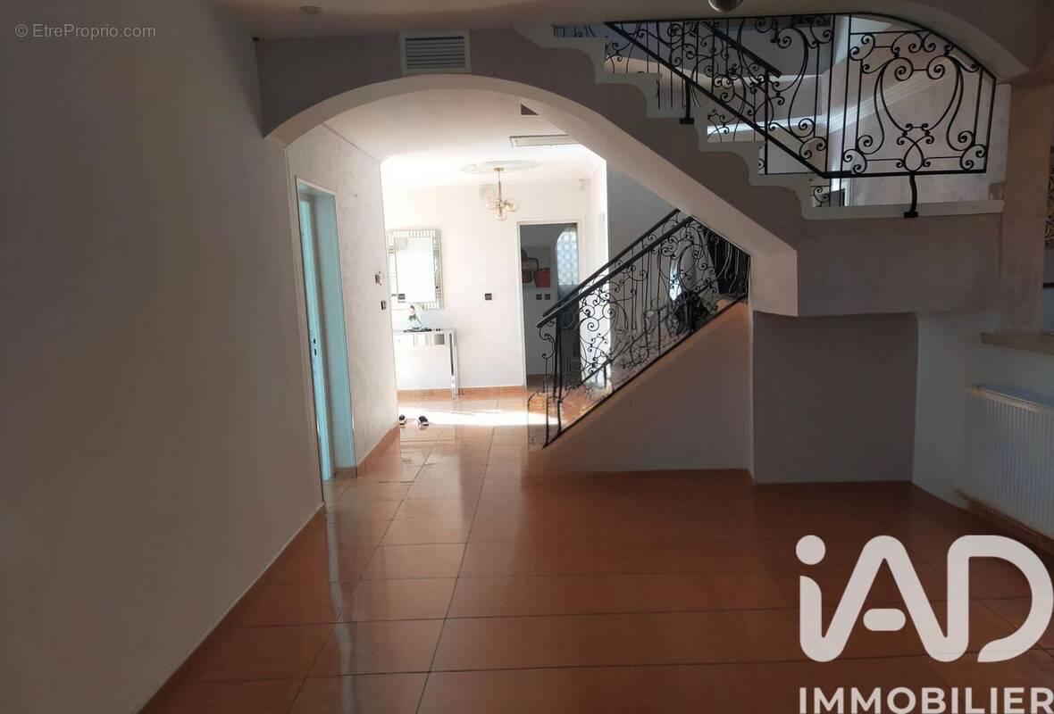 Photo 1 - Maison à SORGUES