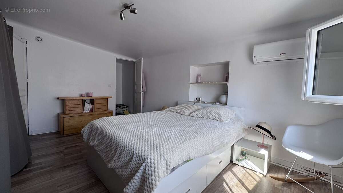 VIAS- Charmante maison de ville avec garage  Idéal investissement ou premier achat ! - photo 6