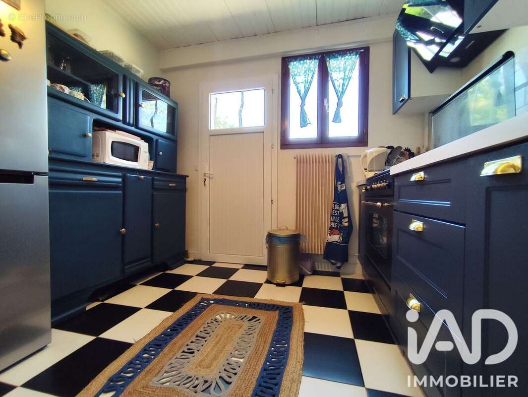 Maison 77 m² à Saint-Jean-De-La-Ruelle  - photo 5