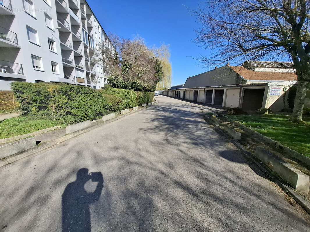 Appartement à SAINT-JULIEN-LES-VILLAS