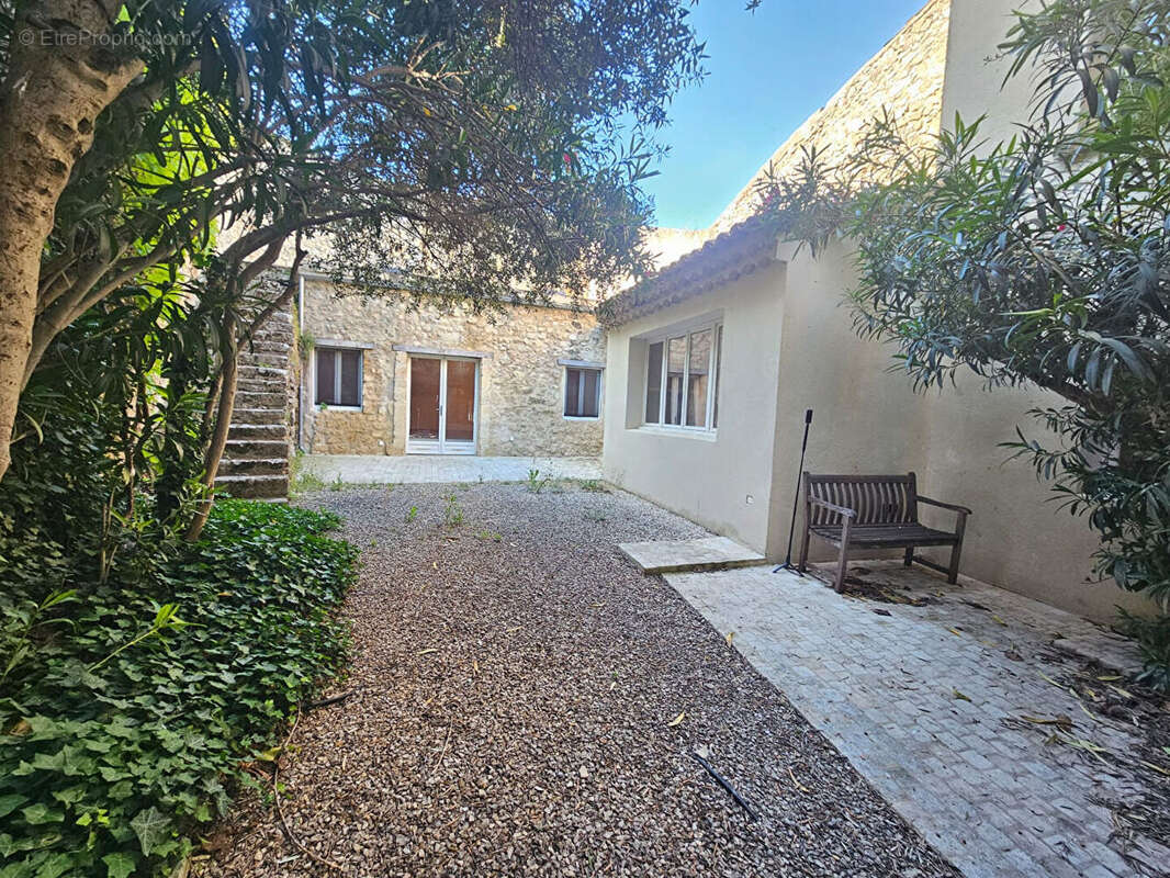 Maison familiale  au charme provençal - photo 10