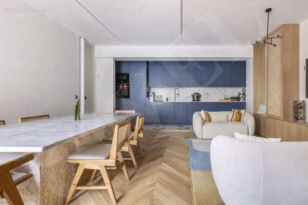 Appartement à PARIS-17E