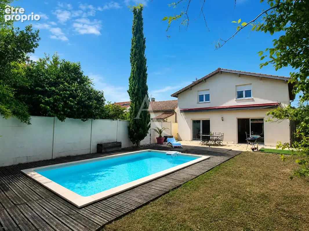 MERIGNAC ARLAC - Maison familiale, 5 chambres avec grand jardin et piscine. - photo 3