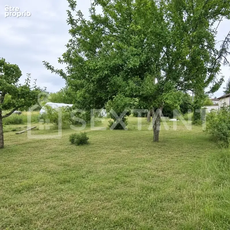 Maison de 120 m²  à rénover  4 chambres  grandes dépendances - photo 2