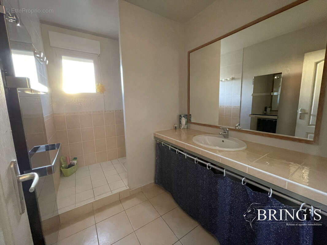 Maison à MESLAY-DU-MAINE