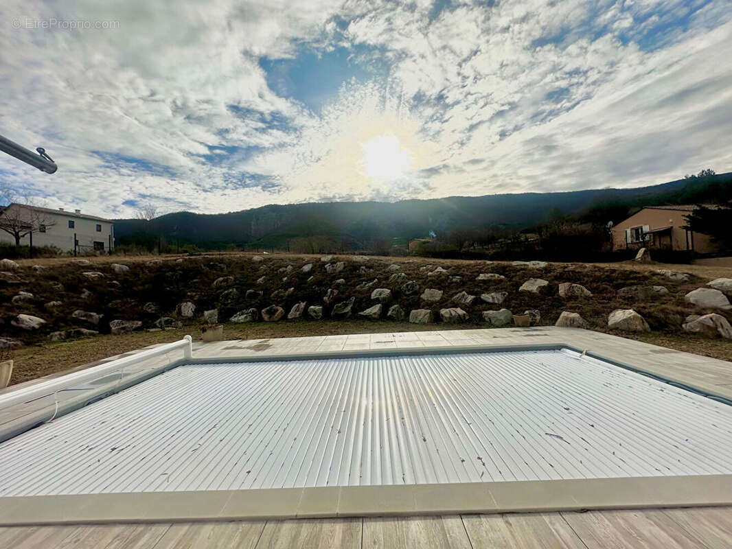 Maison à LES OMERGUES