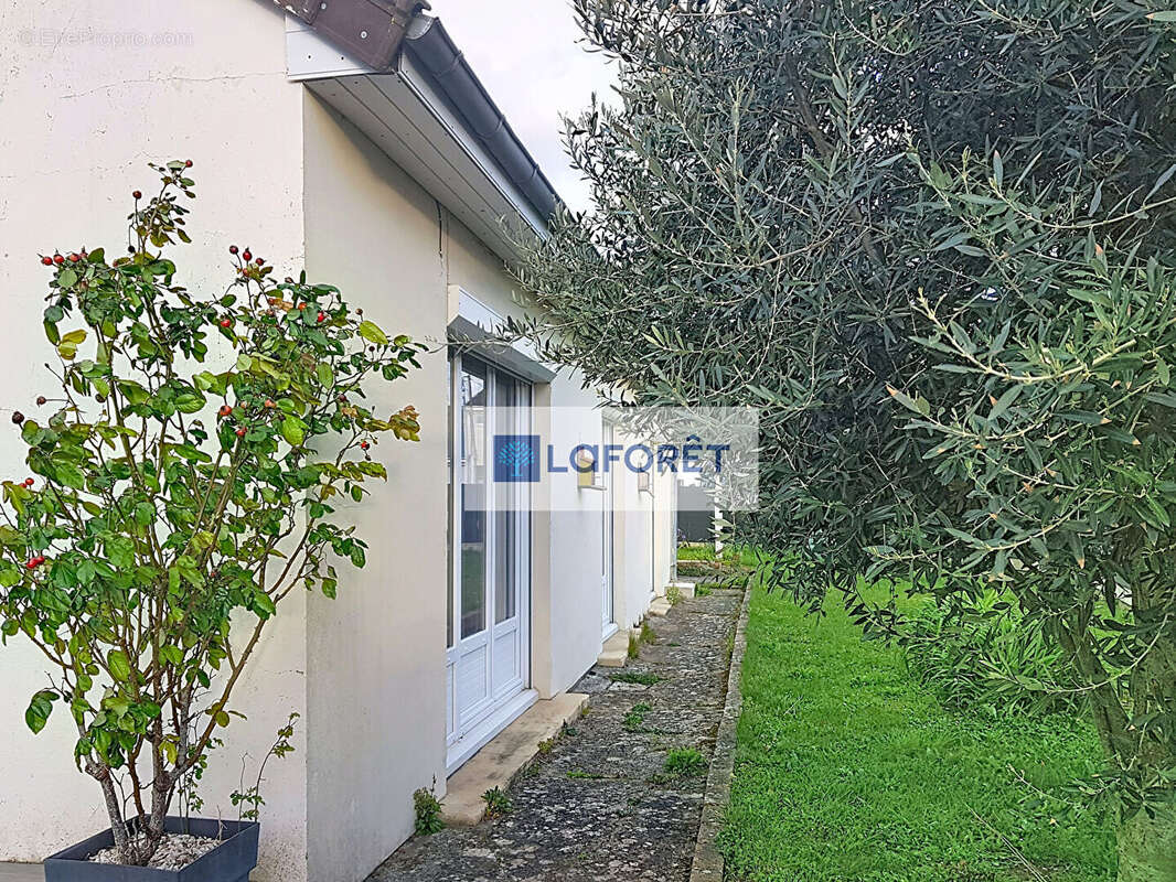 Maison à MAY-SUR-ORNE
