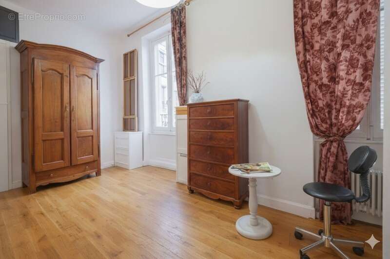 Appartement à SAINT-CYR-SUR-LOIRE