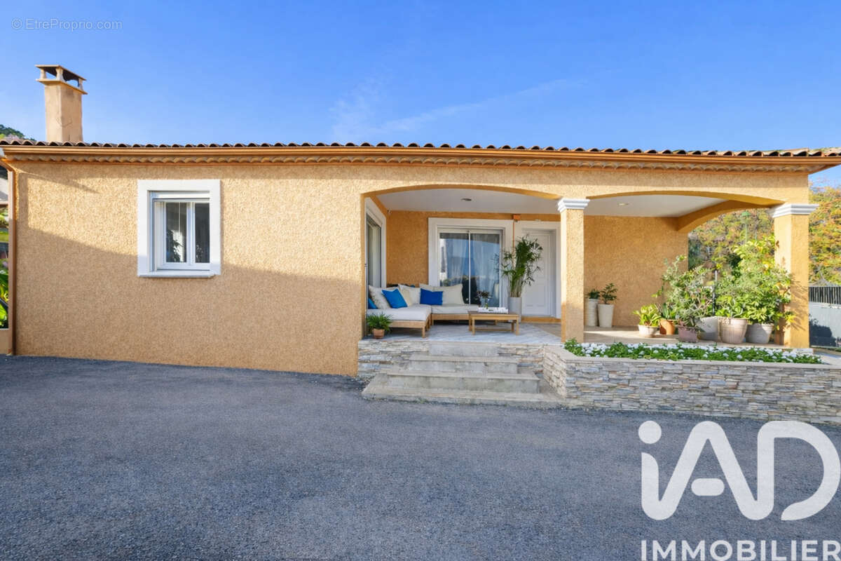 Photo 3 - Maison à LE MARTINET