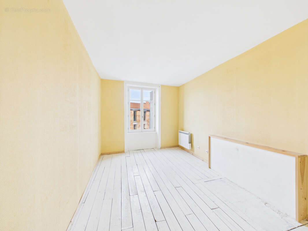 Maison à CRAPONNE-SUR-ARZON